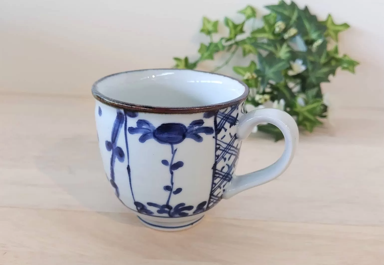 伊万里焼 古染地紋マグカップ 165-H1064