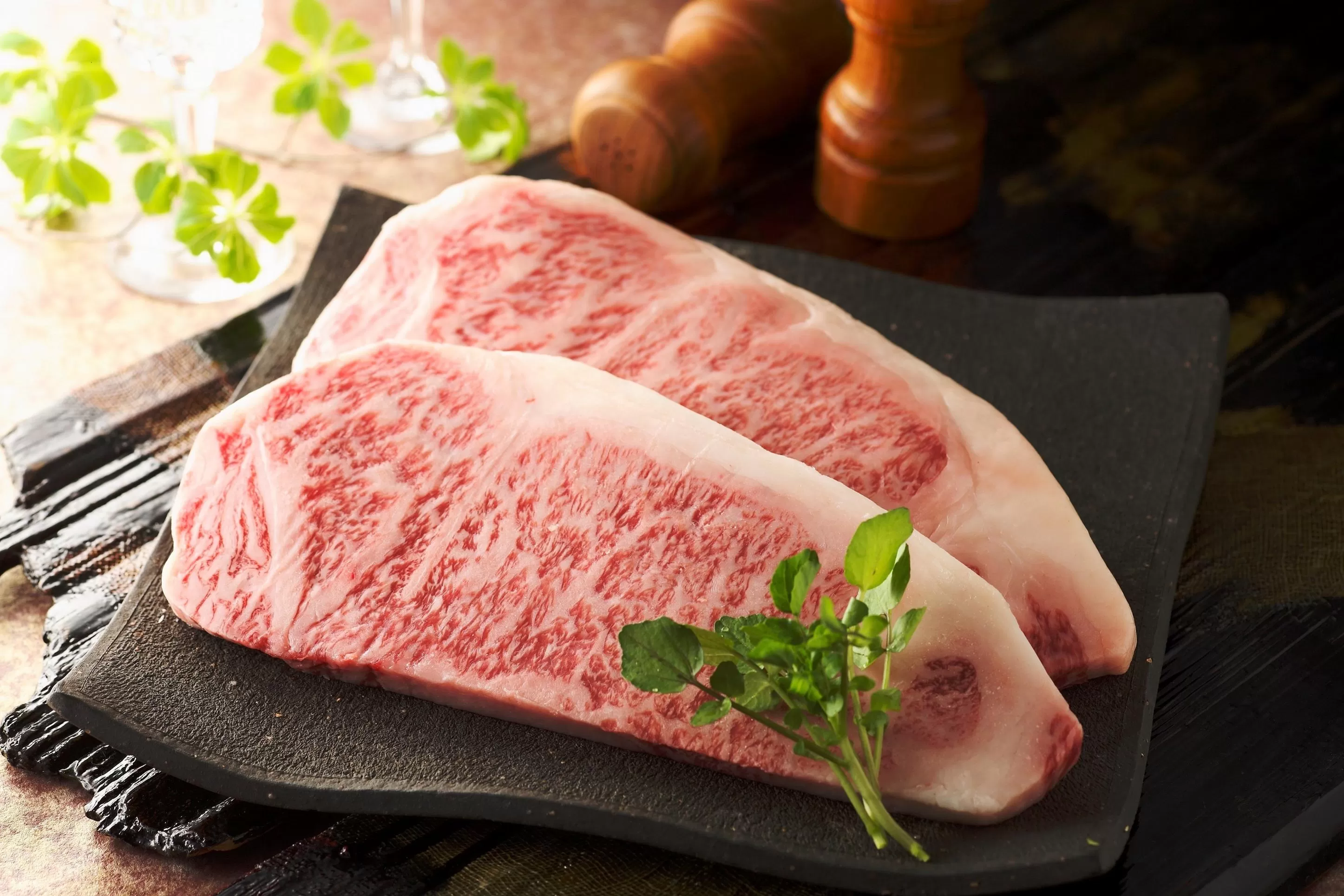 三栄の佐賀牛ロースステーキ400g（200g×2枚） 167-J883