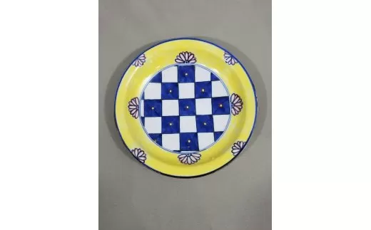 【伊万里焼】黄巻 市松紋様丸七寸皿 035-H630