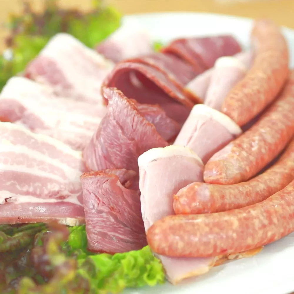 デラックス手作りハム【手作り ハム ウインナー スモークビーフ 熟成 ほほ肉 おつまみ 酒の肴 お中元 お歳暮 ギフト】K007011