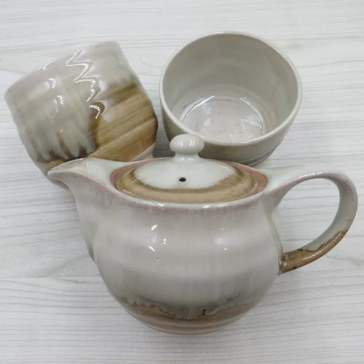 黄瀬戸 茶器 セット ポット 2号 約350ml 湯呑 約200ml 2個 [文珠会 障害者支援施設 常明園 長崎県 東彼杵町 hs42bag350002] ポット 湯呑 ペア ティーポット 湯飲み