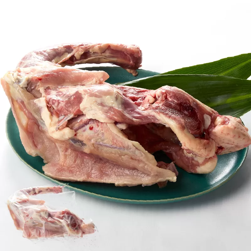2922 唯一の国産 幻の鶏肉 シャポーン鹿児島鶏 鶏ガラ3kg以上