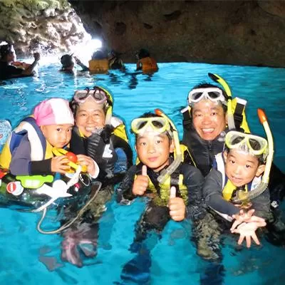 神秘!『青の洞窟』スノーケル ボートクルーズ付き(3名様)